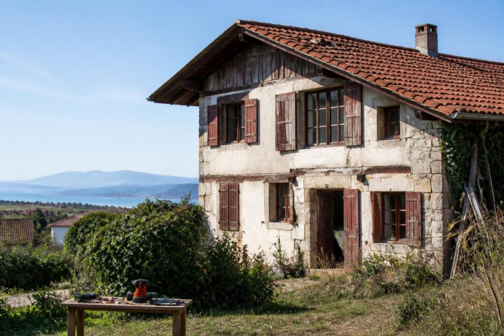 découvrez nos conseils et opportunités pour rénover une maison à hendaye, alliant potentiel immobilier et projets personnalisés pour réussir votre investissement.